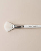 Mess-Free Facial Flat Fan Brush
